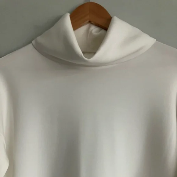 SPANX Off White Air Essentials Soft Tunic Turtleneck Elevated Sweatshirt Size XS - Picture 4 of 10